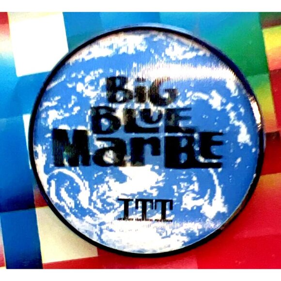 1970'S VARI VUE- ITT -BIG BLUE MARBLE- 2 PHASE LENTICULAR FLICKER PIN NOS HTF - Picture 2 of 3